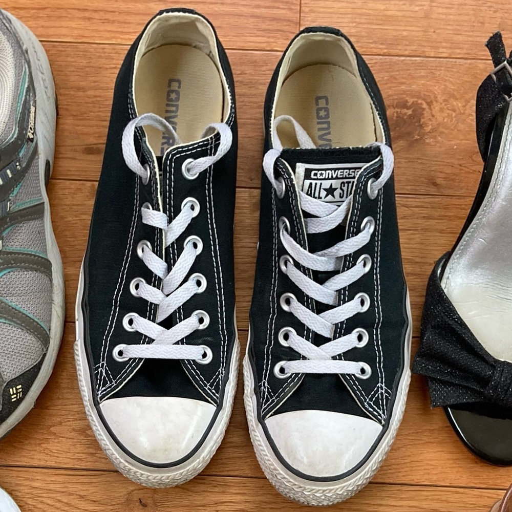 Converse Chuck Taylor All-Star Classics, Black and White, Low-Top